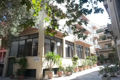 Adams in Athene — foto 6