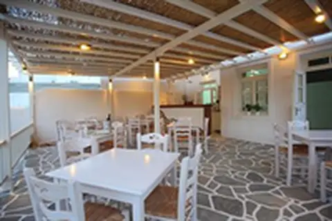 Paros Inn Hotel in Πίσω Λιβάδι — foto 16