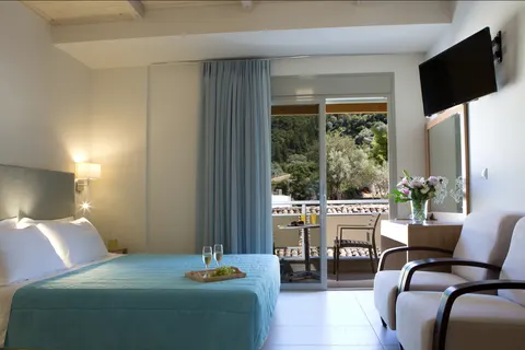 Grand TheoNi Hotel Suites & Spa in Municipal Unit of Apollonioi — foto 15