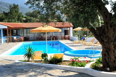 Appartementen Sunflowers in Municipal Unit of Marathokabos — foto 19