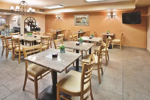 La Quinta Inn & Suites by Wyndham Las Vegas Red Rock in Las Vegas, foto 17