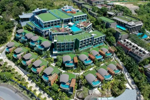 The Crest Resort & Pool Villas in ตำบลป่าตอง