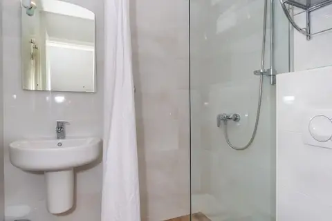 Apartments Fortunella in Petrovac na Moru — foto 12