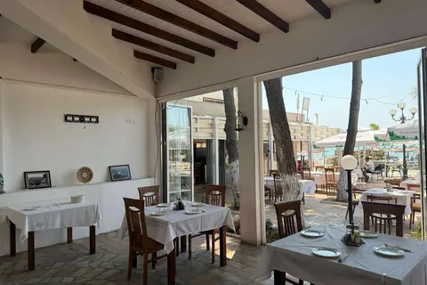 Blue Amr in Durrës — foto 6