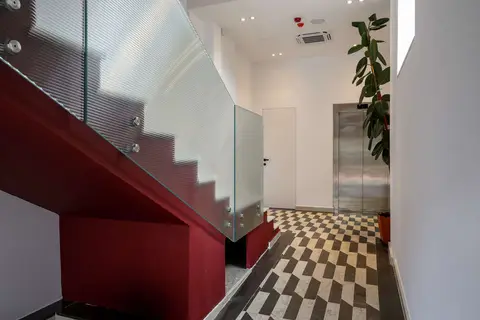 Bazaar Hotel in Tirana — foto 9