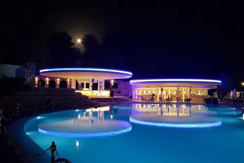 Radisson Paradise Beach Resort in Αμάρυνθος — foto 29