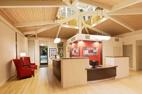 Ramada by Wyndham Santa Barbara in Santa Barbara — foto 17