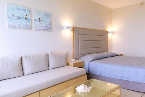 Sunrise Beach Hotel in Παραλίμνι — foto 27