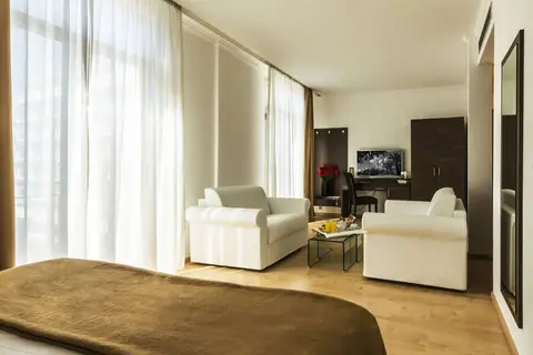 Hotel Ambassador Monaco in Monaco — foto 17