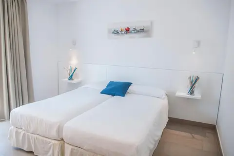 Petit Xuroy Apartments in Sant Lluís — foto 9