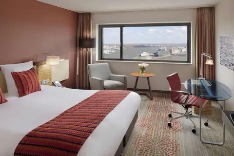Mövenpick Hotel Amsterdam City Centre in Amsterdam — foto 10