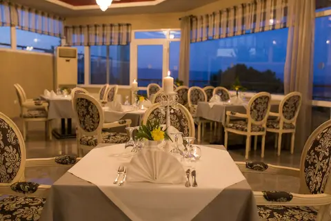 Sun Rise Resort Hotel in Μόλυβος — foto 15