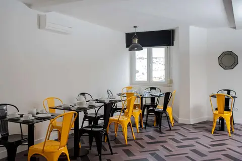 Gloria Suites Hotel by Succeed in Almada — foto 3