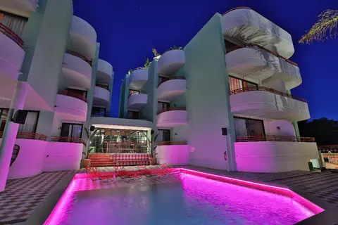 Cubanito Ibiza Suites in Sant Antoni de Portmany — foto 14