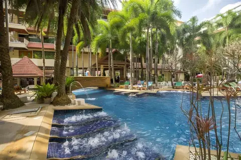 Baumanburi in Welcome to Patong Beach Phuket Thailand, foto 2