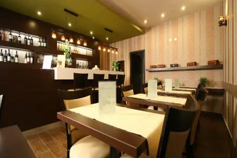 Central 21 in Boedapest — foto 12