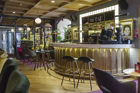 Brown's Central Hotel in Almada — foto 17