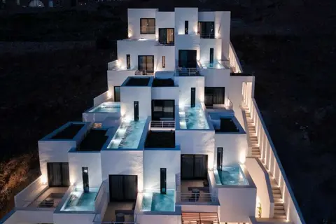 Cubic Hotel in Ορνός — foto 10