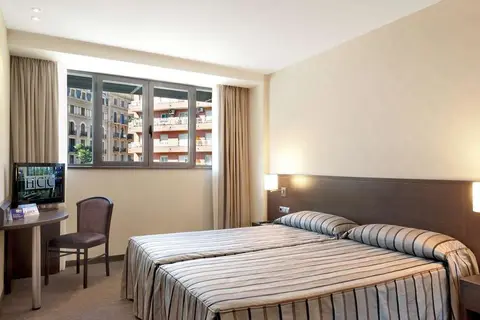 Hotel Lugano Barcelona in Barcelona — foto 17
