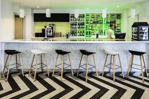 ibis Styles London Heathrow Airport in Londen — foto 19