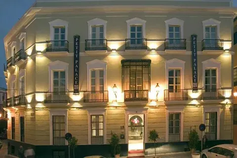 Petit Palace Santa Cruz in Seville