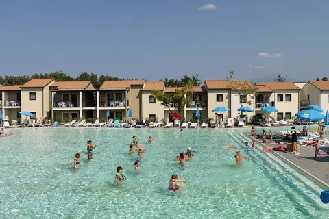 Belvedere Village in Castelnuovo del Garda — foto 2