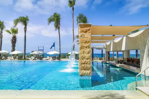 Alexander The Great Beach Hotel in Paphos — foto 9