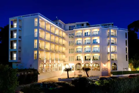 The Royal Grand Hotel in Korfoe — foto 29