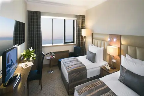 Mövenpick Hotel Izmir in Konak — foto 11