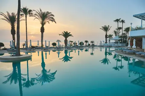 Sunrise Beach Hotel in Παραλίμνι — foto 2