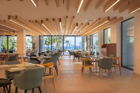 Radisson Larnaca Beach Resort in Ορόκλινη — foto 20