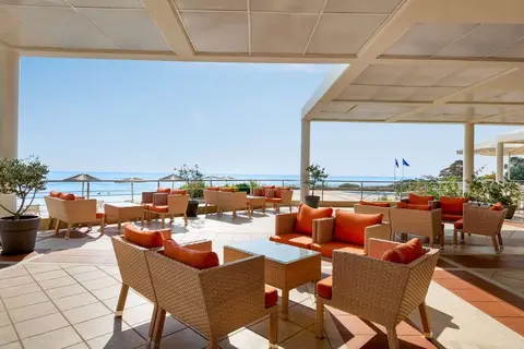 Ramada Plaza by Wyndham Thraki in Νέα Χηλή