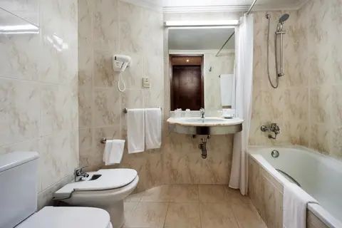 Neat Hotel Avenida in Ponta Delgada — foto 9
