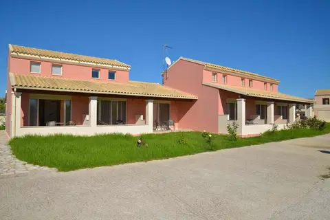 Megali Luxuries Apartments in Λιβάδι — foto 10
