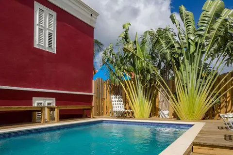 Bario Hotel in Willemstad