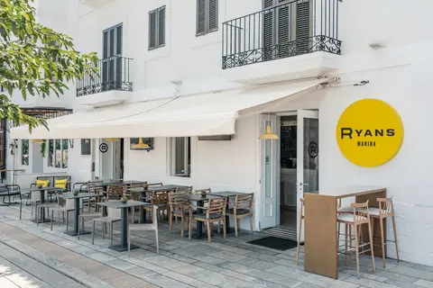 Ryans La Marina in Ibiza-Stad — foto 3