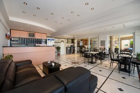 Sunrise Hotel Studios Apartments in Σφακάκι — foto 9