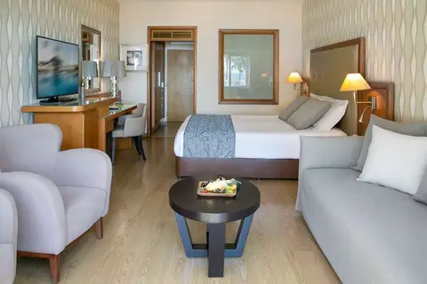 Atlantica Miramare Beach Hotel in Limassol — foto 28