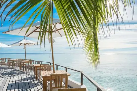 Makunudu Island Resort in Main Restaurant and Bar, foto 8