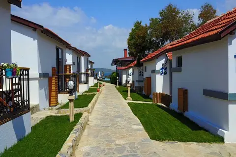 Maya Bistro Hotel Beach in Seferihisar