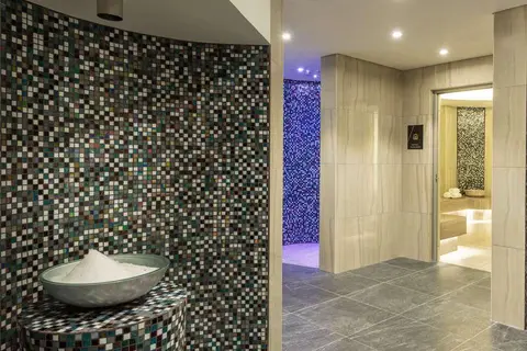 Damac Maison Aykon City Dubai in Dubai — foto 19