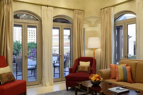 The Ritz-Carlton Abu Dhabi Grand Canal in Abu Dhabi — foto 10