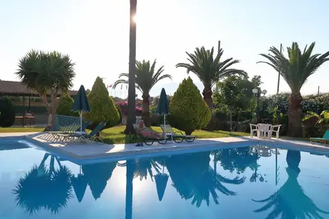 Regina Hotel in Drapanias
