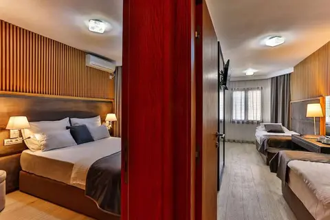 Villa Dvor Kornic in Budva — foto 16
