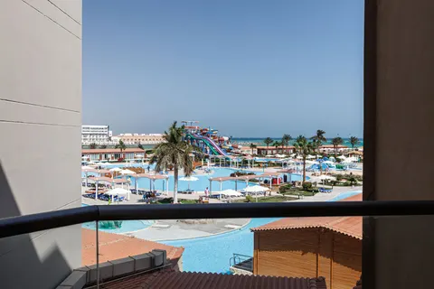 Sunrise Solara Aqua Park in Al Ahia' — foto 7
