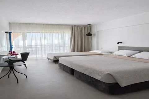 Navarria Hotel in Limassol — foto 22