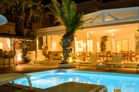 Alesahne Beach Hotel in Thira Municipal Unit — foto 16