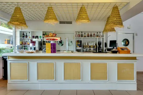 Green Garden Aparthotel in Cala Agulla — foto 21