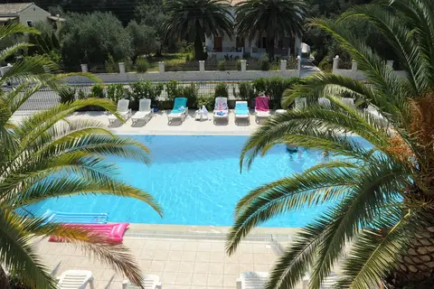 Captain's Studios & Apartments in Δημοτική Ενότητα Λευκιμμαίων — foto 25