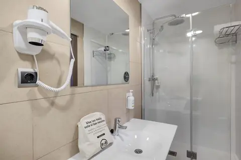 B&B Hotel Oviedo in Oviedo — foto 17